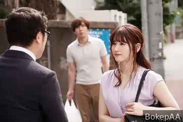 Bertemu kembali dengan teman baik zaman sekolah mengundangnya ke rumah untuk bermain, lalu bermain bersama teman itu.