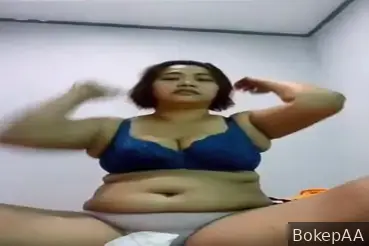 Cam Cewek Seksi Bilang Mau Tidur BH Biru Ngentot Live