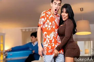 Menarik teman dekat pacar