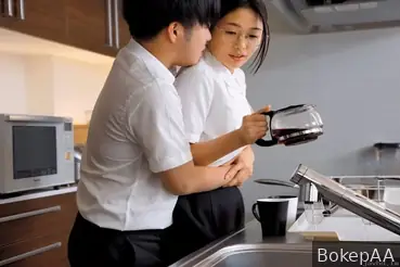 Merayu sekretaris cantik yang nakal dengan cara tersembunyi sangat menggairahkan